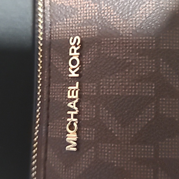 MICHAEL KORS JET SET purse Never used.  New With tag. - Picture 3 of 4
